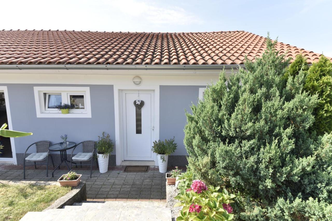 Lea Apartment Kastav Exterior photo